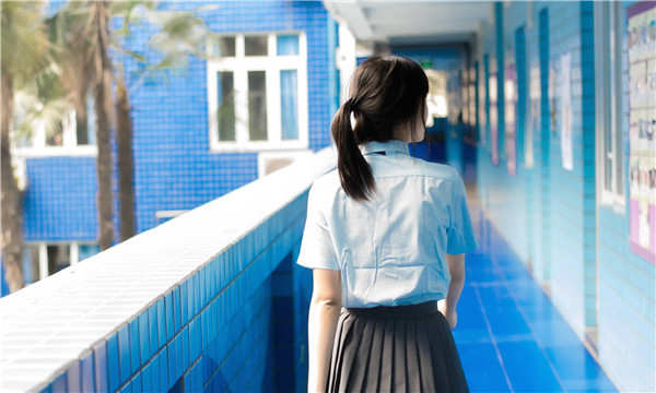 休宁如何找到一个可以帮助我生孩子的女人？